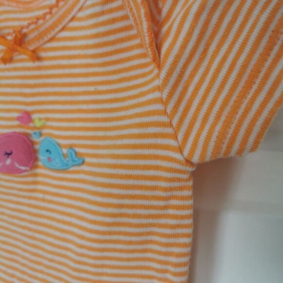 5/$10 Carter's onesie size 3 m - Picture 2 of 4
